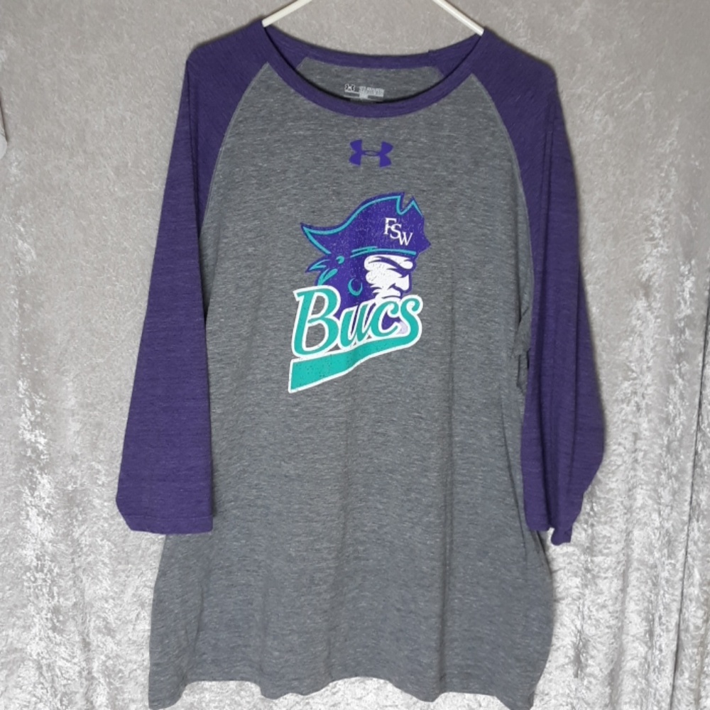 Womans Bucs Vtg Heat Gear 2XL LS Under Armour TMB4